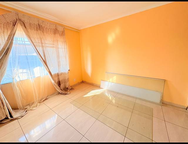 4 BEDROOM HOUSE FOR SALE IN VAALPARK